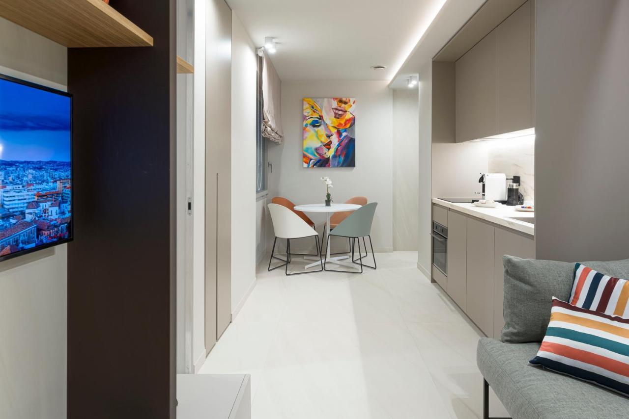 Aera Luxury Suites - 303 304 305 Catánia Buitenkant foto